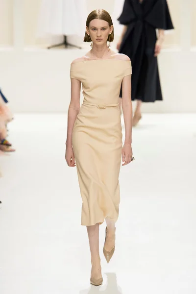 Look 2